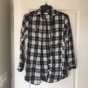 Aerie size medium shirt.